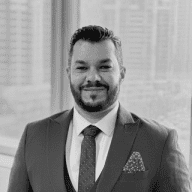 خبير الأسواق المالية مالك أحمد The capital markets expert Malik Ahmad